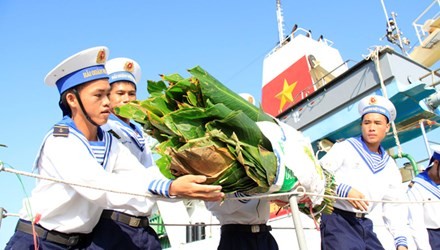 Hoàn thành công tác vận chuyển hàng Tết đến với cán bộ, chiến sĩ và nhân dân Trường Sa - ảnh 1